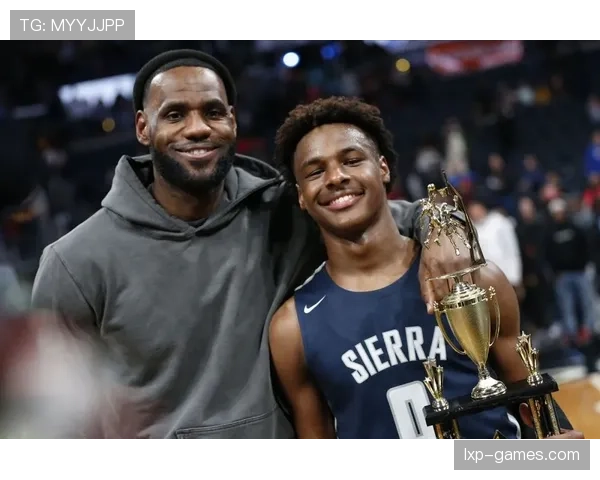 萨维奇强势回归：从新秀到巨星的蜕变之路